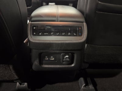 2023 Nissan Pathfinder SL Premium