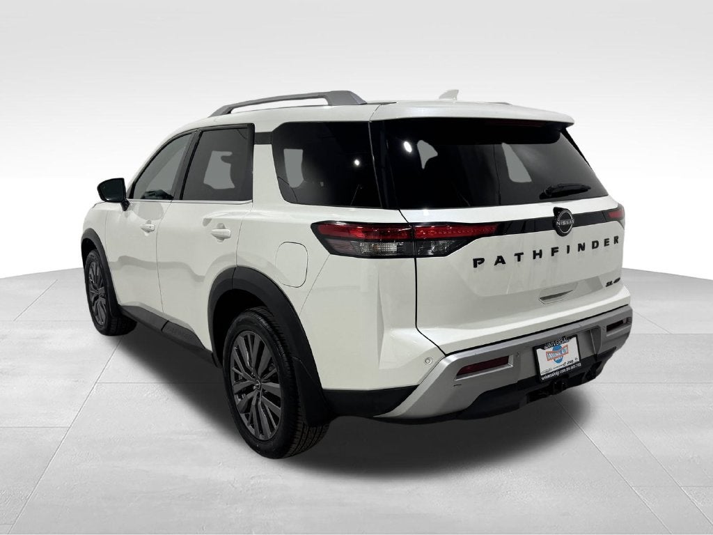 2023 Nissan Pathfinder SL Premium