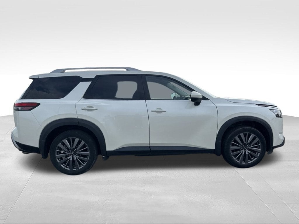 2023 Nissan Pathfinder SL Premium