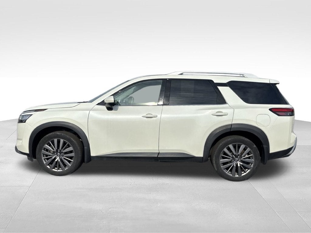 2023 Nissan Pathfinder SL Premium