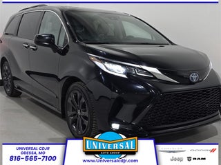 2022 Toyota Sienna XSE 7 Passenger