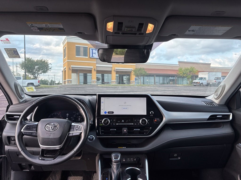 2023 Toyota Highlander Platinum