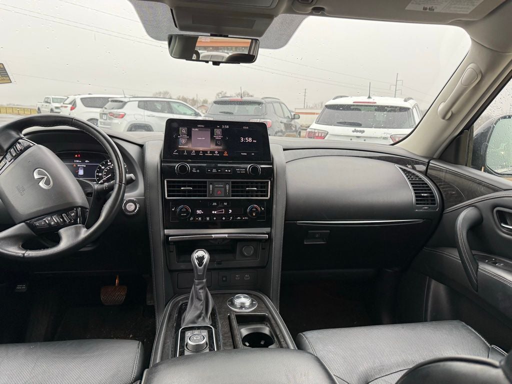 2024 INFINITI QX80 LUXE