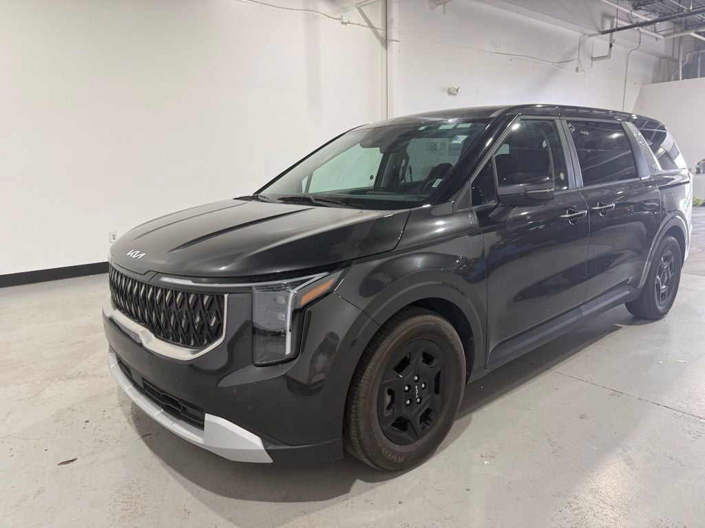 Used 2025 Kia Carnival LXS with VIN KNDNB5K32S6523508 for sale in Kansas City